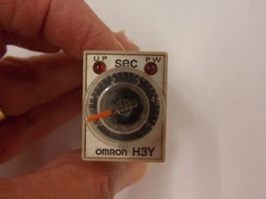 NOS Omron NOS H3Y-2 5A 200 Vac 250 Vac Restrictive 5s Timer  D3A - Picture 1 of 4