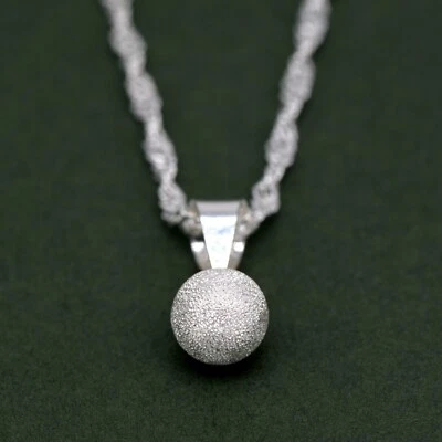 Collana con ciondolo sfera smerigliata in argento sterling 925 originale 7 mm su catena Singapore - Immagine 1 di 4