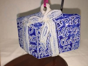 Rowe Pottery Works *2003*Package*Present Ornament* #16304T - Picture 1 of 5