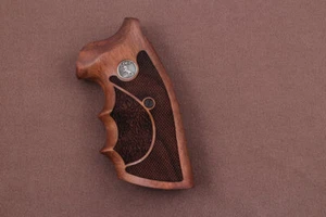 KSD Brand Colt Python (Pre 2020) Compatible Walnut Grips Double-Checkering - Picture 1 of 2