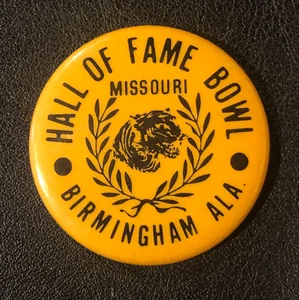 University of Missouri Tigers NCAA VINTAGE SEC Button Pinback Hall of Fame Schale - Bild 1 von 2