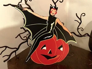 Sie wählen Vintage inspiriert Fledermaus Frau Hexe, Kürbis Halloween Cardstock Dekoration - Bild 1 von 14