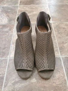 Jessica Simpson Women's Brown Open Toe Bootie/Heel  Ankle Strap Buckle Size 9M - Picture 1 of 15