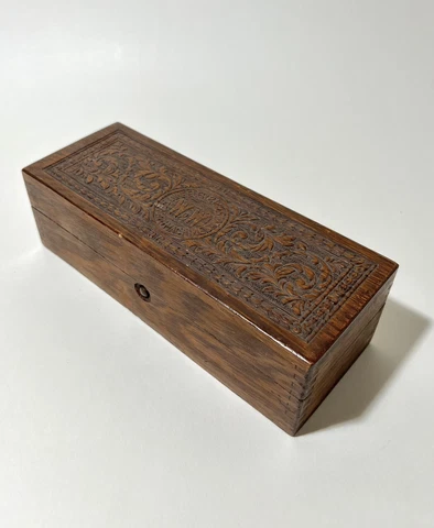 Antique Wheeler & Wilson Sewing Machine Wooden Dovetailed Box Carved Oak Lid Cover