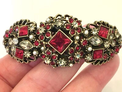 Brazalete Brazalete Bisagras Estrás Rojo Estilo Victoriano Marca SWEET ROMANCE  Foto 1 de 4