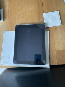 Apple iPad 9.7in 16GB Wi-Fi Tablet - Black - Picture 1 of 3