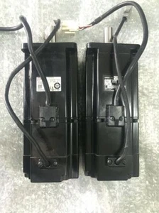 1pz servomotore omron ac usato r88m-w75030t-b spedizione accelerata gratuita - Foto 1 di 2