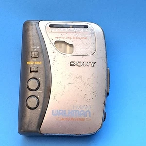 Sony Walkman WM FX355 Radio Cassette Reproductor FM/AM Auto Reverso Mega Bajo - Imagen 1 de 17