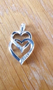 COLGANTE USADO PLATA DE LEY 925 2 CORAZONES ENTRELAZADOS 925 DIA ESTAMPADO - Imagen 1 de 11
