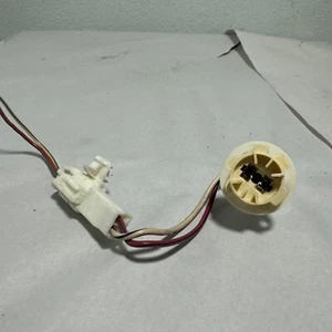 Enchufe arnés luz trasera izquierda Toyota Corolla 1998-2000 OEM lado del conductor - Imagen 1 de 6