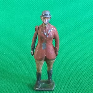 Britains Hunt Figur, Huntswoman, (limettengrün 821) leichte Kurve zum Sockel - Bild 1 von 7