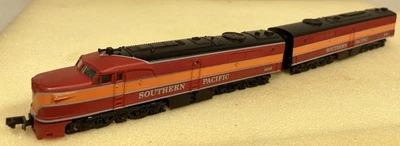 N scale Con Cor PA powered, PB dummy, Southern Pacific daylight - Image 1 of 4