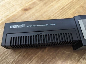 Gebrauchter Maxcell selbstfahrender Plattenreiniger getestet mit Tracking - Bild 1 von 6
