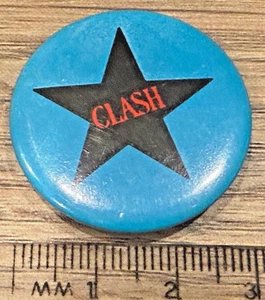 THE CLASH PINBACK VINTAGE PUNK BADGE BUTTON PIN - Picture 1 of 2