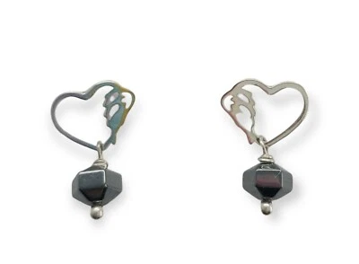 orecchini in argento 925 a cuore con ala di angelo ed ematite sfaccettata  - Immagine 1 di 2