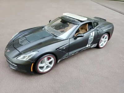 Corvette Stingray Police Maisto 2014 1:18 Foto 1 de 4