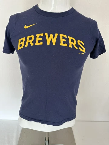 THE NIKE TEE Yelich 22 Milwaukee Brewers T-Shirt Medium 10/12 Cover