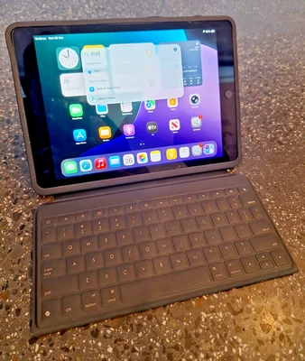 Logitech Rugged Folio for iPad (7th, 8th and 9th Gen) - Image 1 of 4