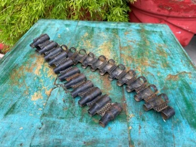 Cinto de bala antigo de ferro forjado à mão soldado militar usado vazio para coleção  - Imagem 1 de 4