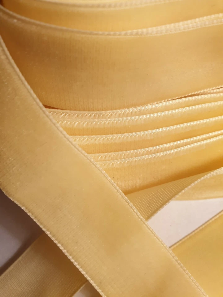 Soft Velvet Ribbon woven edge yellow 7/8" 22mm x 1m - Image 1 of 1
