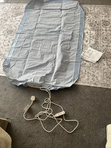 AeroBed Single Premium Airbed with Built in Pump - Fast Dispatch B4E - Picture 1 of 7