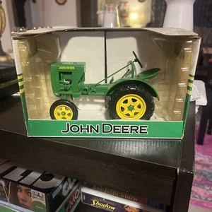 John Deere 1/16 Model “62” Tractor #JDM-172 - Picture 1 of 4