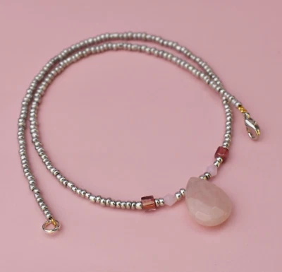 Collar gota cuarzo rosa, delicada gargantilla elegante rosa claro semilla cuentas hecha a mano Foto 1 de 4