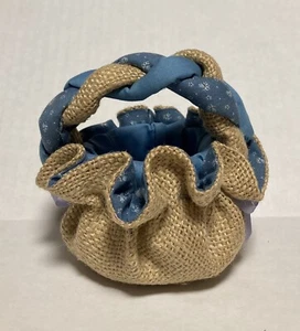 Vintage 1980er Handarbeit Mini Korb gerafft Sackleinen und Stoff 4 Zoll - Bild 1 von 9