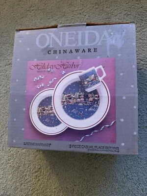 Caja de 3 piezas de colección Oneida Holiday Harbor velero cena almuerzo taza Navidad nueva Foto 1 de 4