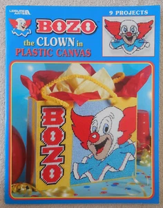 2003 BOZO THE CLOWN IN PLASTIC CANVAS BOOKLET 9 PROJECTS LEISURE ARTS #3573 VG - Picture 1 of 5
