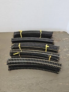Atlas , Tyco & Bachmann (60 pieces) Curve  Track 18"  Snap Track  HO Scale - Picture 1 of 6
