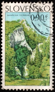 Slovakia - 2019 - .9e Forest & Mountains Scenery Issue w Light Town Cancel F-VF - Picture 1 of 1