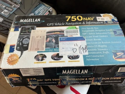 Lote 3 GPS Magellan 750 Nav + extras - Imagem 1 de 4