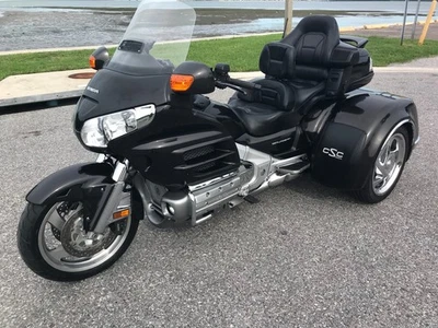 2010 Honda Gold Wing  - Image 1 of 4