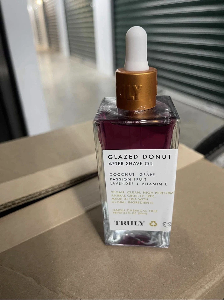Aceite para después del afeitado Truly Glazed Donut, hidratante, no graso 3,1 oz Foto 1 de 2