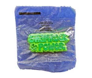 Hallmark PIN San Patrizio Vintage SHAMROCK POWER Didascalia '80 Spilla Irlandese NUOVA CON SCATOLA  - Foto 1 di 4
