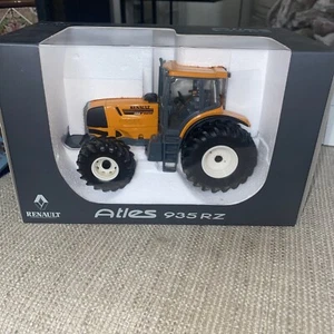 universal hobbies renault atles 935 rz Rare 1.32 Tractor Farming - Picture 1 of 8
