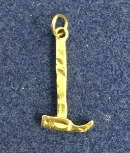 Dije martillo 3D oro amarillo 14k colgante construcción mecánico manitas carpintero - Imagen 1 de 3