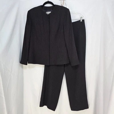 Emanuel Ungaro Business Pant Suit Woman 14/48 Black Pinstripe 99% Wool Career - Image 1 of 4