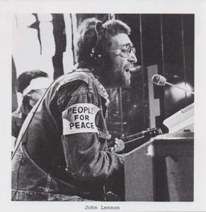 1986 Pressefoto The Beatles Sänger John Lennon im Konzert 1970 in London - Bild 1 von 2