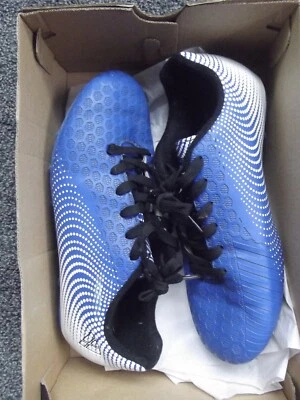 VIZARI SOCCER SHOES SIZE 4 BLUE WHITE BOYS GIRLS UNISEX - Image 1 of 4