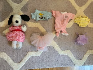 16" Vintage 1968 PEANUTS BELLE Snoopy Sister Beagle Stuffed plush And 5 Outfits - Picture 1 of 1