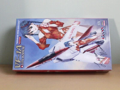 Hasegawa 1/72 VF-1 Minmay 2009 Special Model Kit with Photo Etch Detail Set - Image 1 of 4