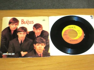CANADA REISSUE BEATLES 45 RPM w/PICTURE SLEEVE - CAPITOL B-5189 - "LOVE ME DO" - Picture 1 of 2