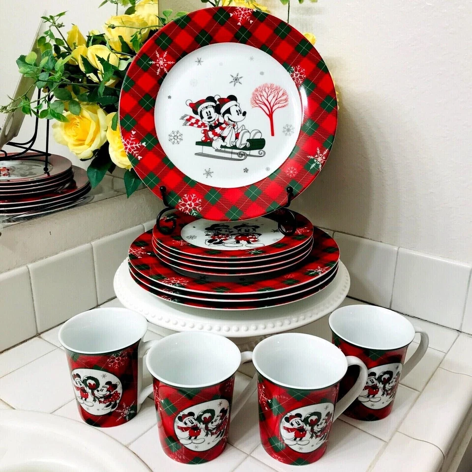 Disney Mickey & Minnie Mouse Sledding Christmas Plaid Dinner Salad 8 Plate Set