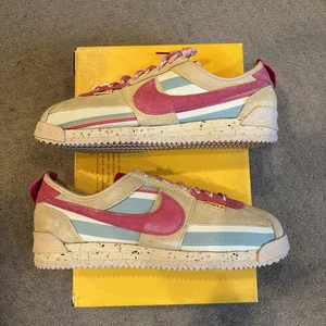 Size 9.5 - Nike Cortez SP x Union LA Sesame Pink Clay Green Sneakers DR1413-200 - Picture 1 of 8