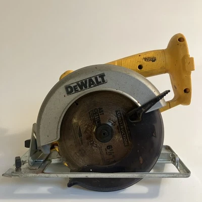 DEWALT DC 6-1/2 Dw939 18v Cordless Circular Saw Tool Only Tested - Image 1 of 4