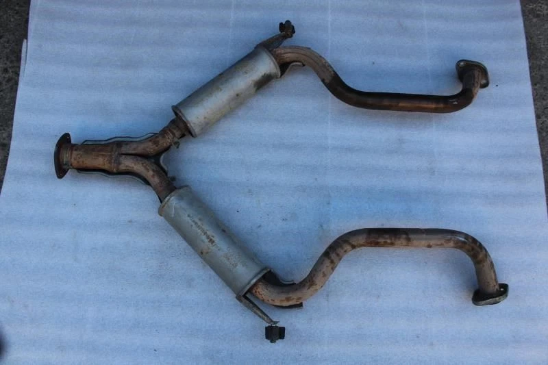 1993 1994 1995 1996 1997 LEXUS SC400 REAR EXHAUST DOWN Y PIPE - Image 1 of 4