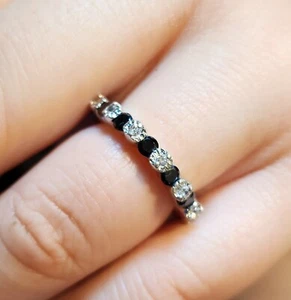 925 Sterling Silver Black & White Cubic Zirconia Eternity Band Ring - Size 7 - Picture 1 of 8