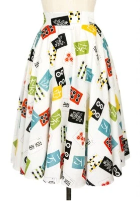 NUEVO CON ETIQUETAS Trashy Diva Mahjong Azulejos Falda de Algodón Blanca Completa Años 50 MCM Pin Up Talla 8 RARA Foto 1 de 4